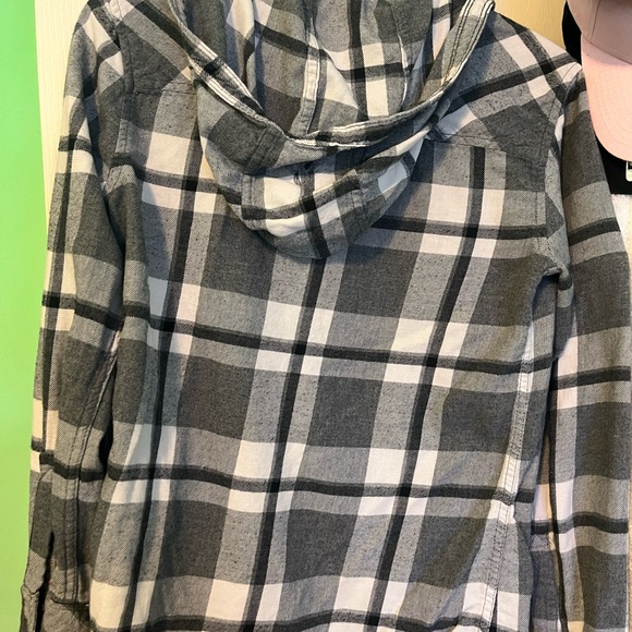 BLACK & WHITE PLAID TNA HOODED SHIRT - Picture 3 of 3